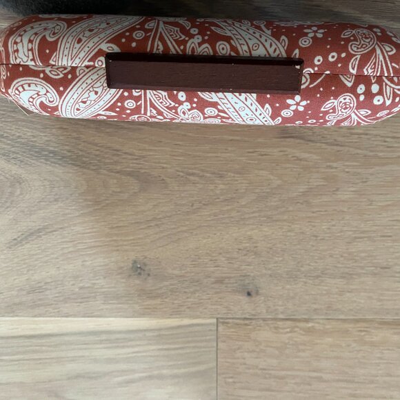 Francesca's Avery Wooden Frame Bandana Clutch NWT - Picture 7 of 11